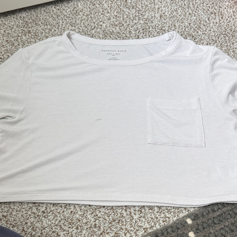 Women’s American eagle white ribbed crop top with pocket
